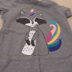Grey shirt with unicorn raccoon